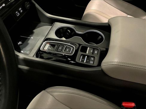 Certified 2023 Honda Pilot Touring image 18