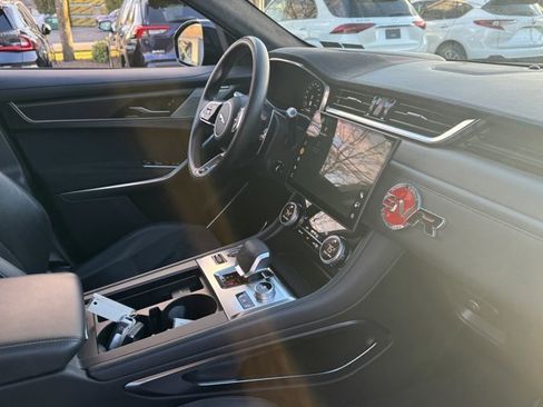 Used 2022 Jaguar F-PACE SVR image 28