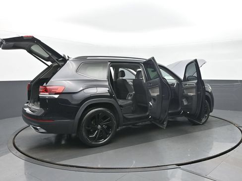 Used 2023 Volkswagen Atlas SE w/ Panoramic Sunroof Package FWD image 39