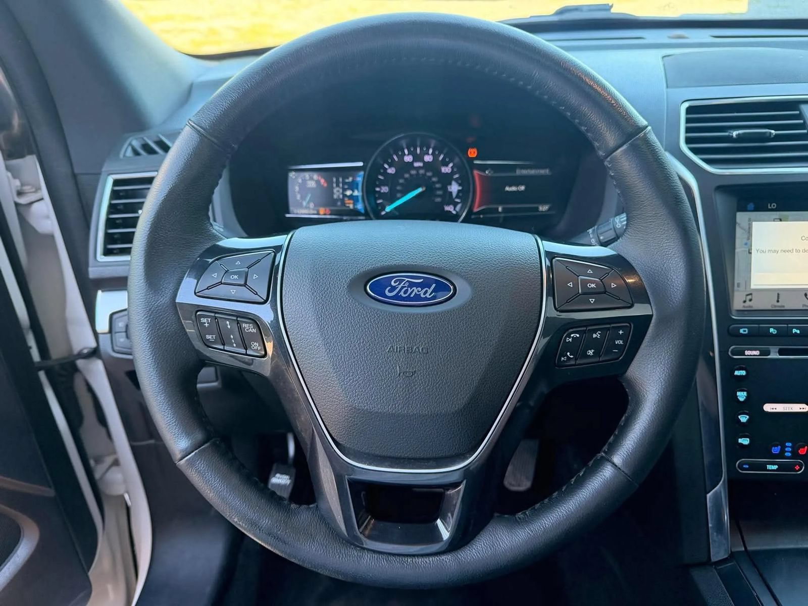 Used 2018 Ford Explorer Limited w/ Equipment Group 301A FWD image 14