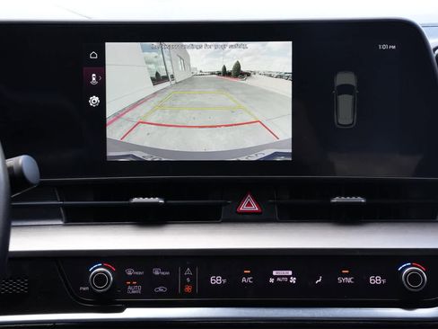 Used 2023 Kia Sportage EX image 14