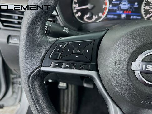 Used 2024 Nissan Altima 2.5 SV image 15