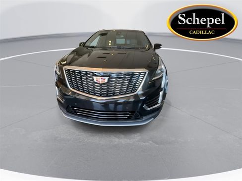 Certified 2025 Cadillac XT5 Premium Luxury AWD/4WD image 3