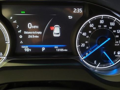 Used 2024 Toyota Venza XLE AWD/4WD image 2
