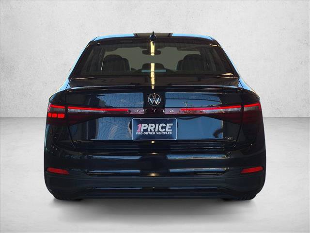 Used 2025 Volkswagen Jetta SE FWD image 7