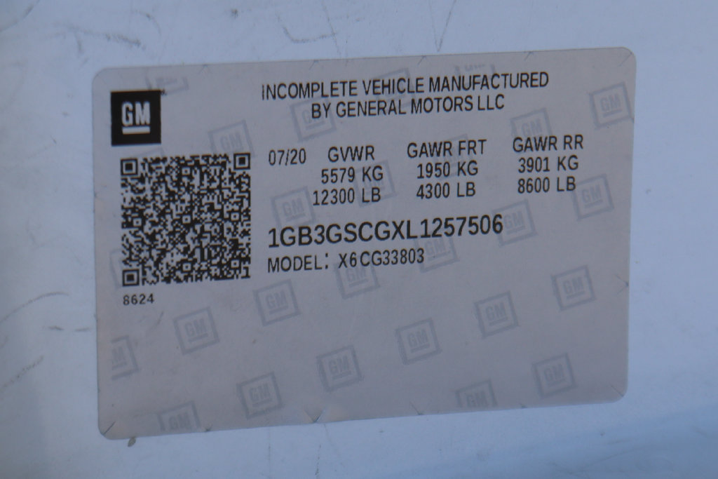 Used 2020 Chevrolet Express 3500 w/ Chrome Appearance Package RWD image 40