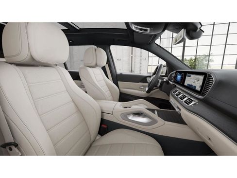 New 2026 Mercedes-Benz GLS 580 4MATIC image 17
