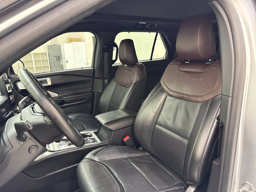 Used 2023 Ford Explorer Platinum AWD/4WD image 16