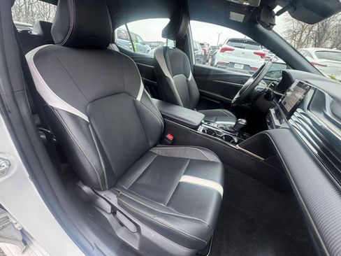 Used 2025 Toyota Camry SE image 23