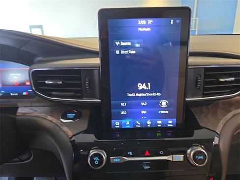 Used 2022 Ford Explorer Platinum w/ Equipment Group 601A image 16