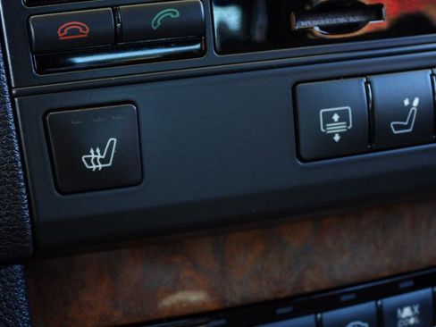 Used 2013 Mercedes-Benz E 350 Luxury image 53