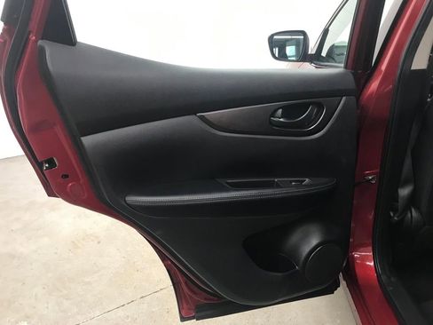 Used 2021 Nissan Rogue Sport S image 24