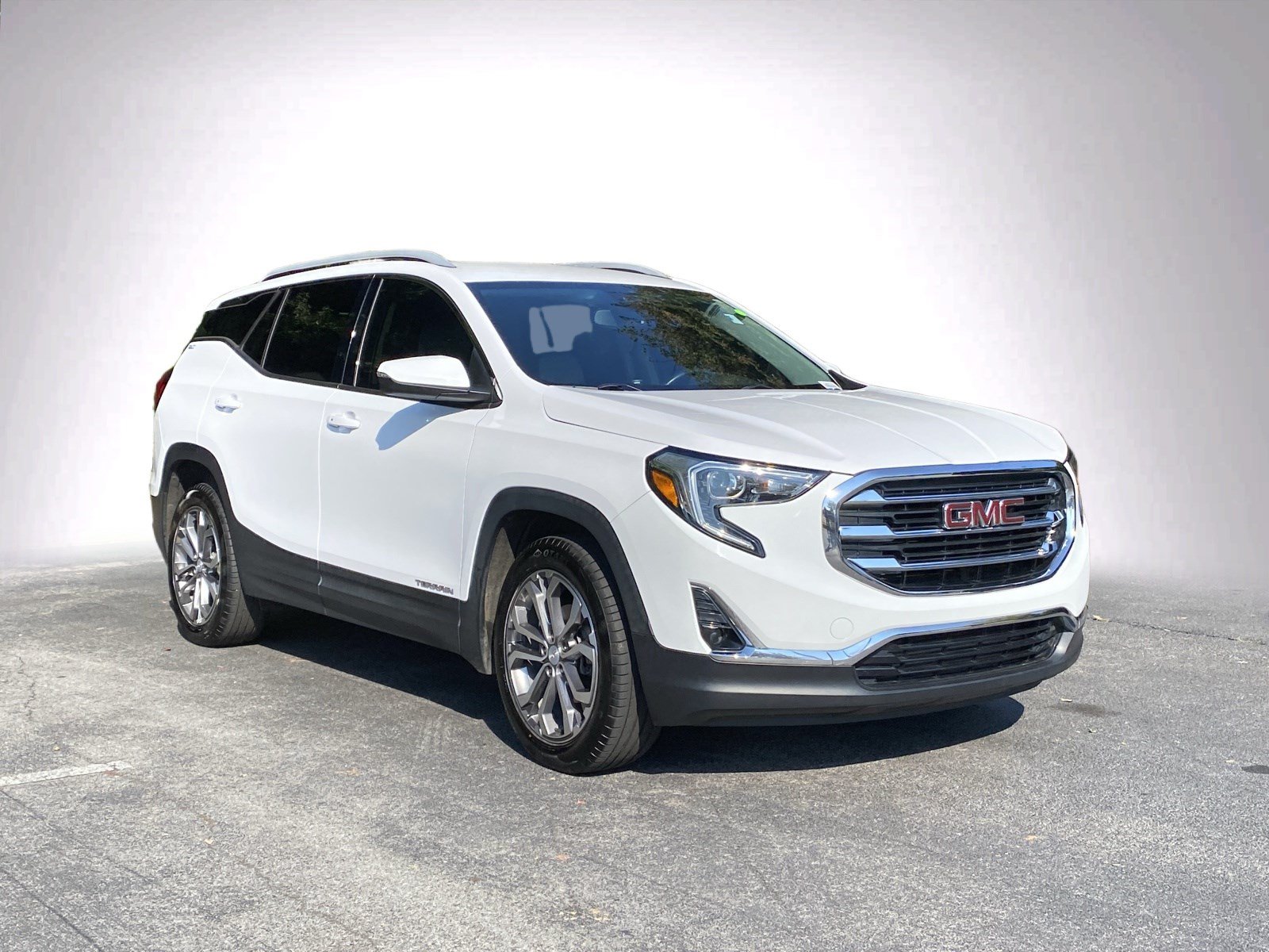 Used 2020 GMC Terrain SLT FWD image 2