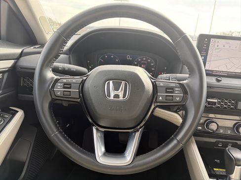 Used 2023 Honda Accord Touring image 18