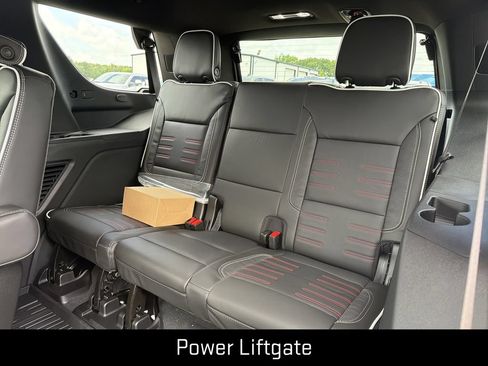 New 2026 GMC Yukon AT4 Ultimate AWD/4WD image 12