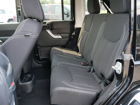 Used 2013 Jeep Wrangler Unlimited Rubicon w/ Connectivity Group AWD/4WD image 16
