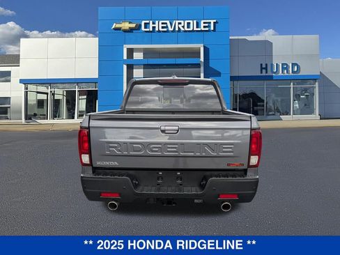 Used 2025 Honda Ridgeline TrailSport image 5