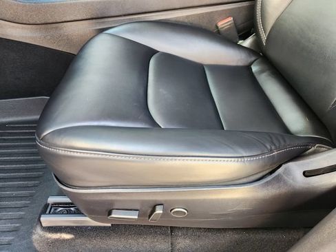 Used 2021 Tesla Model Y Long Range AWD/4WD image 23