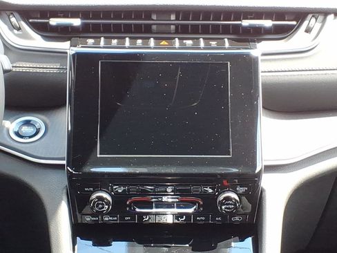New 2026 Jeep Grand Cherokee L 4WD image 9