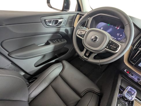 Used 2026 Volvo XC60 B5 Ultra AWD/4WD image 10
