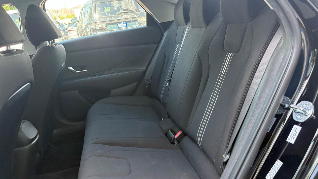 Used 2023 Hyundai Elantra SEL FWD image 30