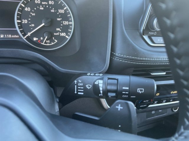 Used 2025 Nissan Rogue SV AWD/4WD image 37