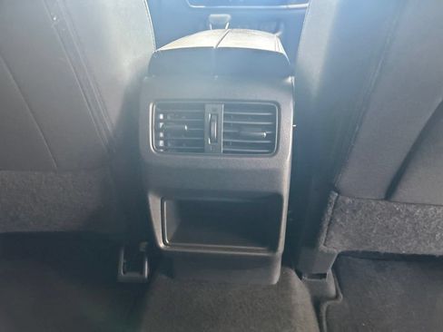 Used 2024 Nissan Rogue S FWD image 28
