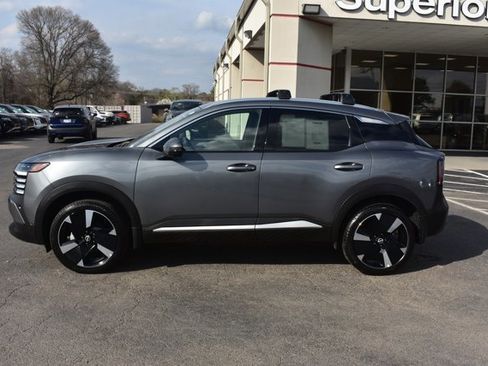 Used 2025 Nissan Kicks SR image 10