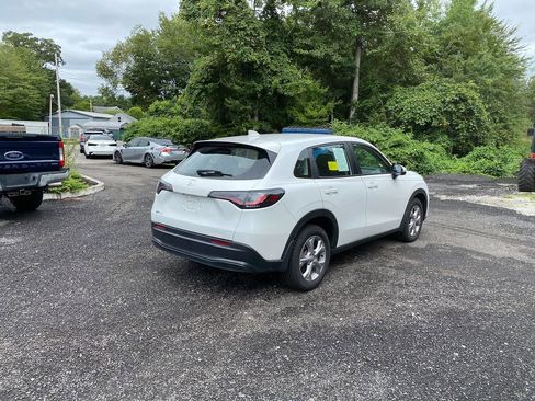 Used 2023 Honda HR-V LX image 5