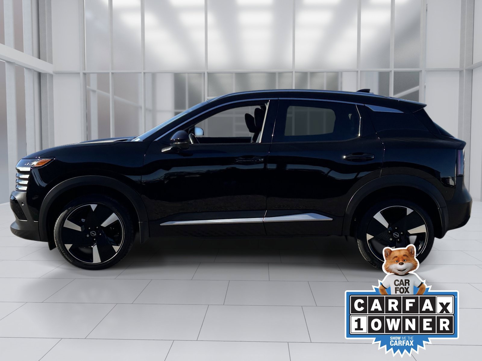 Used 2026 Nissan Kicks SR w/ Cold Weather Package FWD image 3