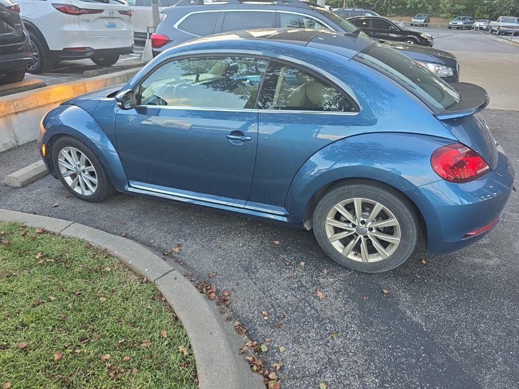 Used 2019 Volkswagen Beetle 2.0T SE FWD image 8