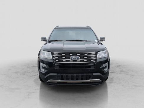 Used 2016 Ford Explorer XLT w/ Equipment Group 202A image 12