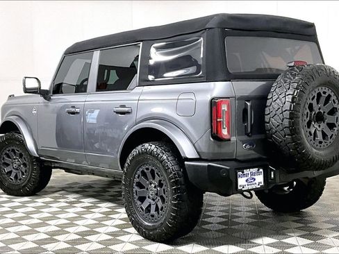 Used 2021 Ford Bronco Outer Banks image 11