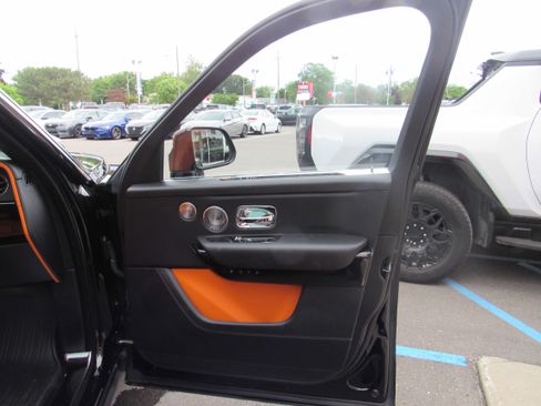 Used 2020 Rolls-Royce Cullinan AWD/4WD image 10