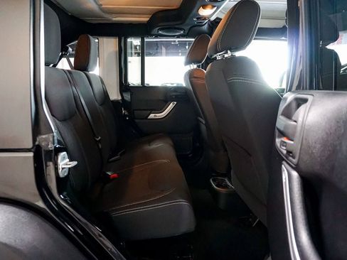 Used 2013 Jeep Wrangler Unlimited Rubicon w/ Connectivity Group image 68