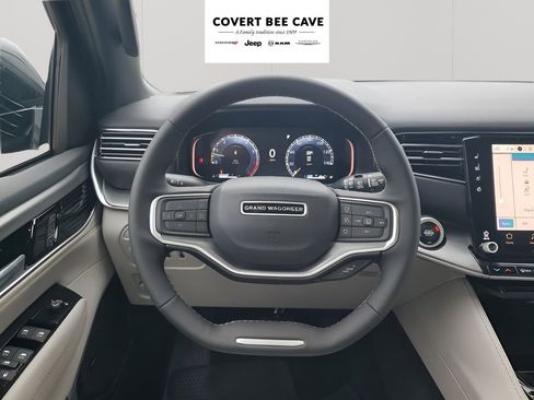 New 2026 Jeep Grand Wagoneer L 2WD image 25