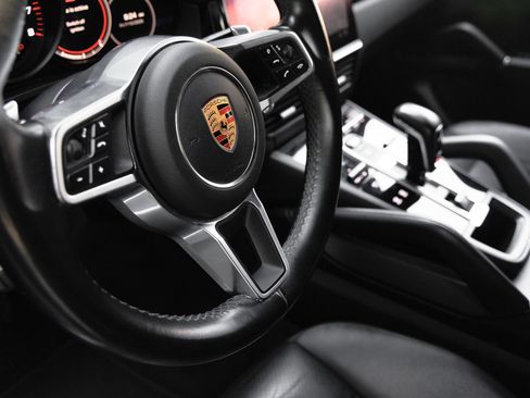 Certified 2020 Porsche Cayenne AWD/4WD image 17