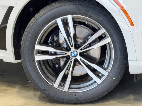 Used 2026 BMW X7 xDrive40i w/ M Sport Package AWD/4WD image 7