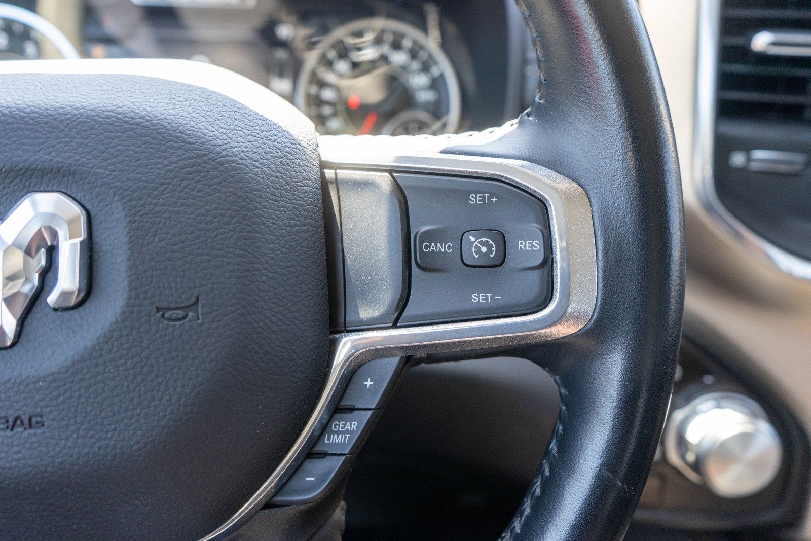 Used 2022 RAM 1500 Laramie AWD/4WD image 25