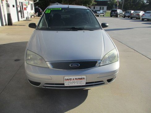 Used 2005 Ford Focus S image 3