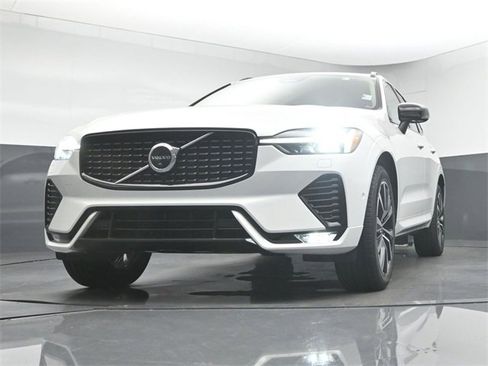 Used 2023 Volvo XC60 B5 Plus w/ Climate Package image 38