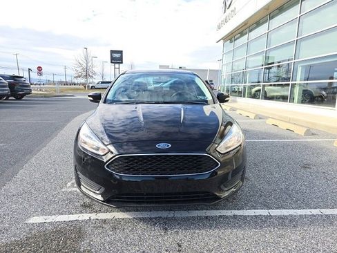 Used 2016 Ford Focus SE image 2