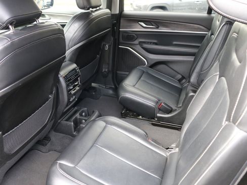 Used 2022 Jeep Grand Cherokee L Limited RWD image 33