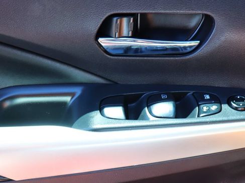 Used 2020 Nissan Kicks SR w/ SR Premium Package FWD image 41