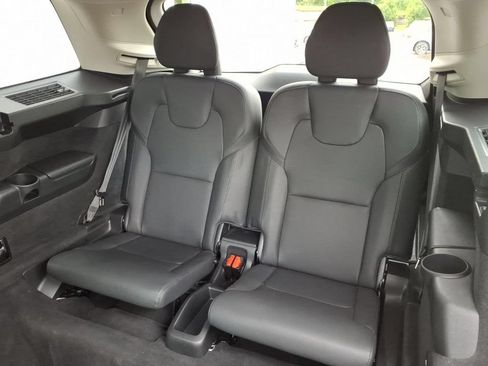 Certified 2025 Volvo XC90 T8 Plus w/ Protection Package AWD/4WD image 9