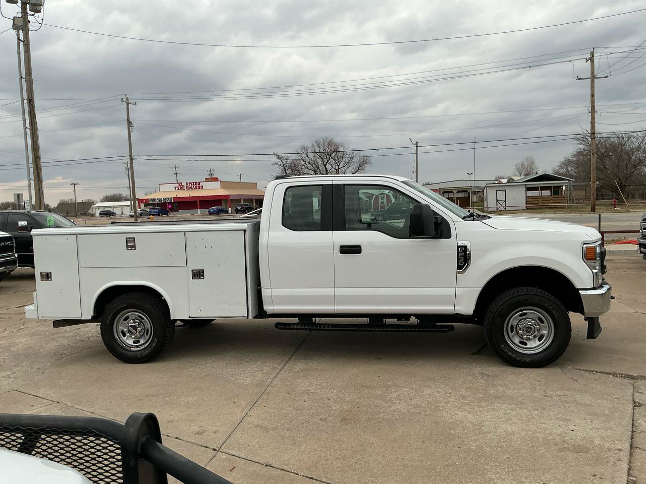 Used 2021 Ford F250 XL w/ Power Equipment Group AWD/4WD image 4