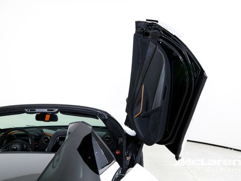 Used 2020 McLaren 720S Performance image 19