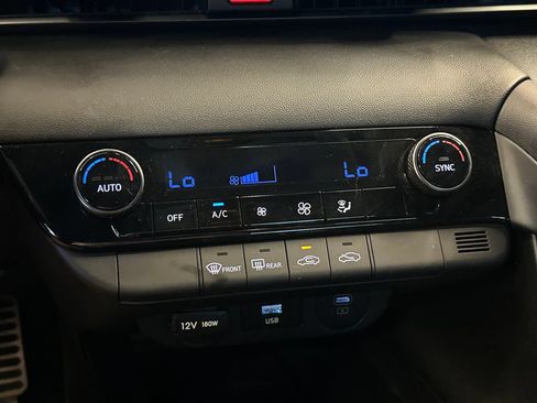 Used 2025 Hyundai Elantra Sport FWD image 15