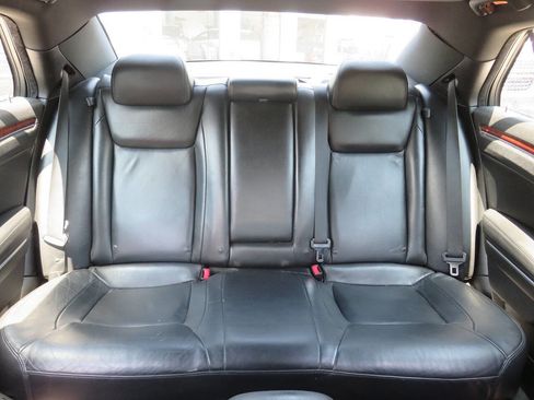 Used 2012 Chrysler 300 Limited RWD image 23