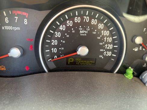 Used 2012 Kia Sedona LX w/ PWR Pkg FWD image 5